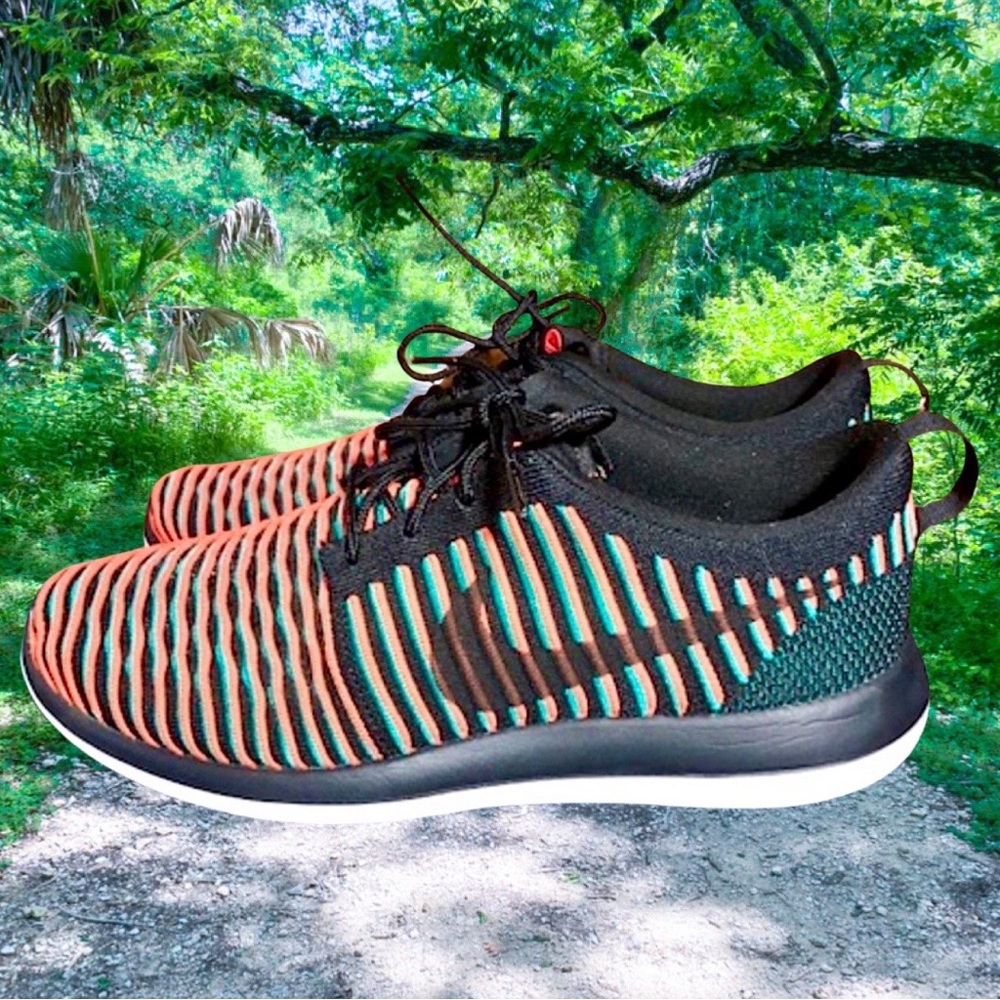 Nike Roshe Two Flyknit Bright Crimson Size 8.5